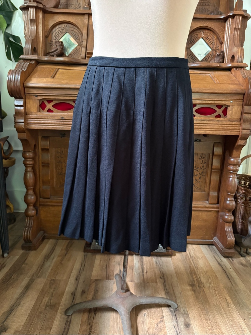Talbots Vintage Retro Black Pleated Circle Skirt